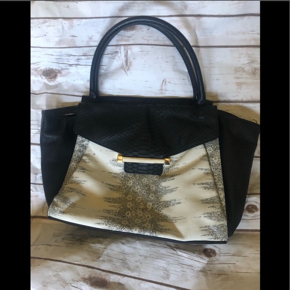 Vince Camuto hand bag